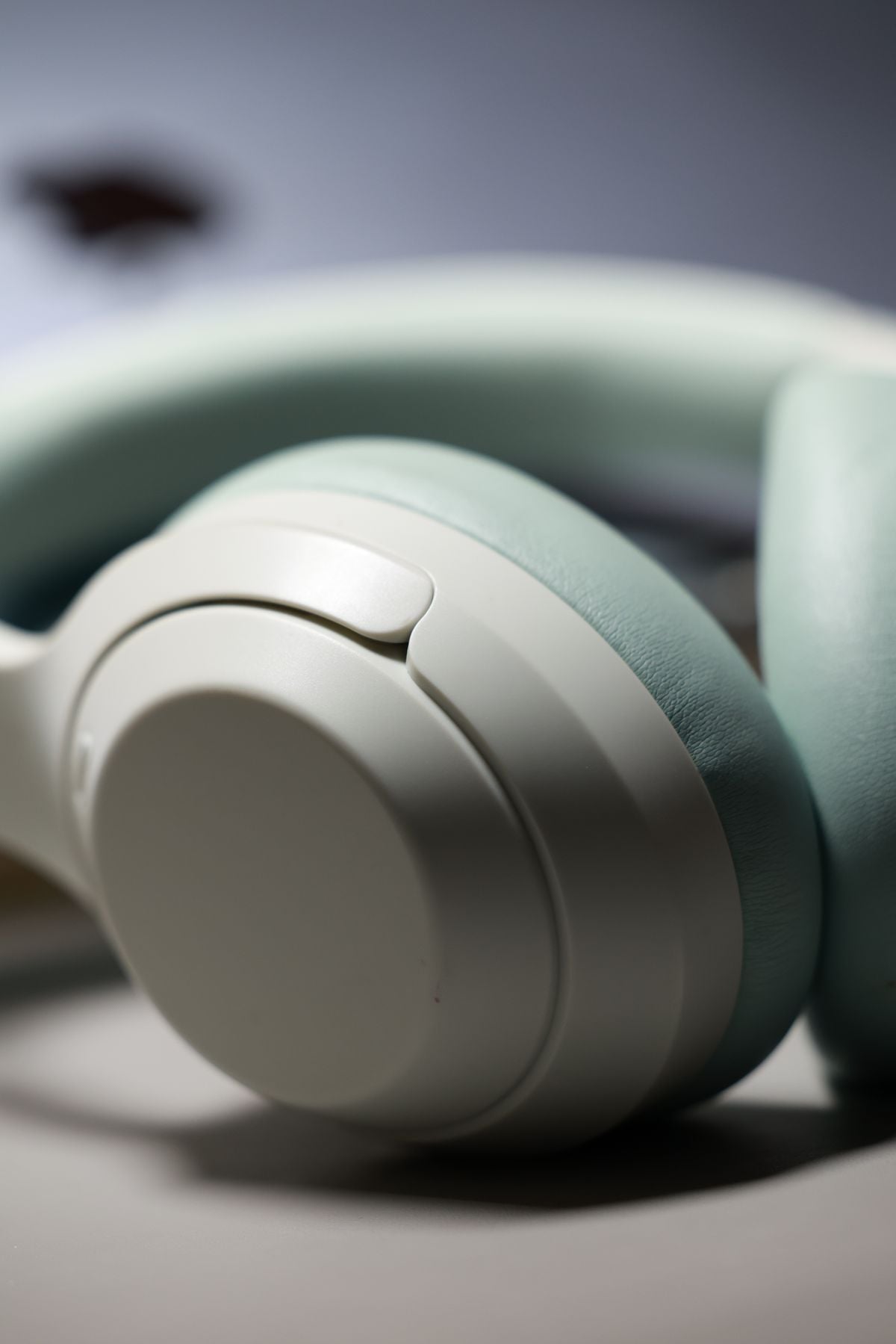 Aurora Wireless Headphones thumbnail 6