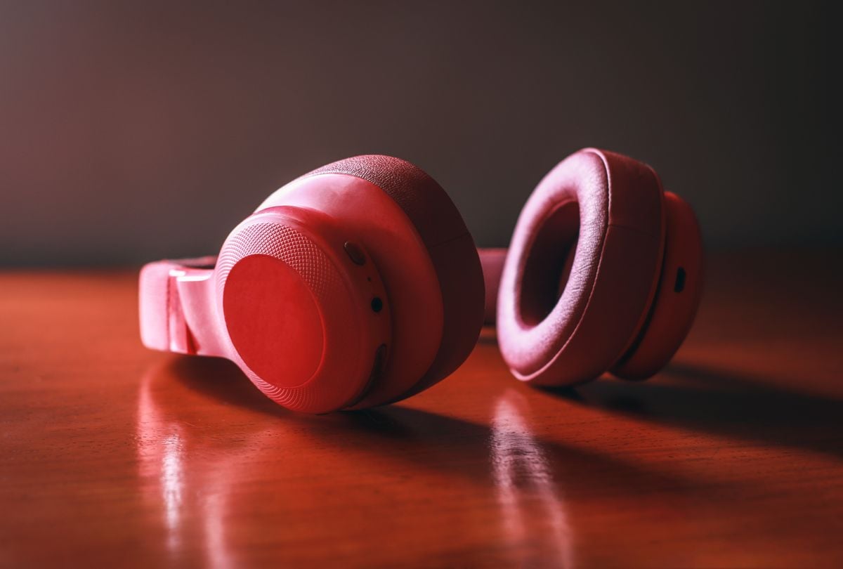 Aurora Wireless Headphones thumbnail 7